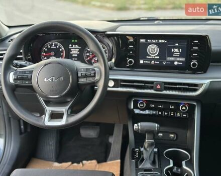 Сірий Кіа K5, об'ємом двигуна 1.6 л та пробігом 76 тис. км за 21300 $, фото 12 на Automoto.ua