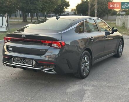 Серый Киа K5, объемом двигателя 1.6 л и пробегом 76 тыс. км за 21500 $, фото 5 на Automoto.ua