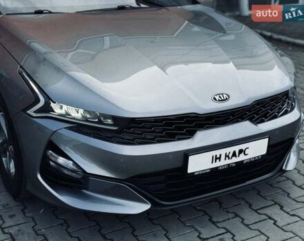 Серый Киа K5, объемом двигателя 2 л и пробегом 152 тыс. км за 19999 $, фото 6 на Automoto.ua