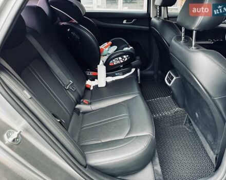 Серый Киа K5, объемом двигателя 2 л и пробегом 152 тыс. км за 19999 $, фото 35 на Automoto.ua