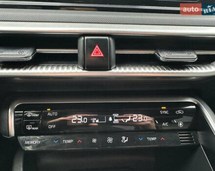 Серый Киа K5, объемом двигателя 2 л и пробегом 138 тыс. км за 20500 $, фото 12 на Automoto.ua