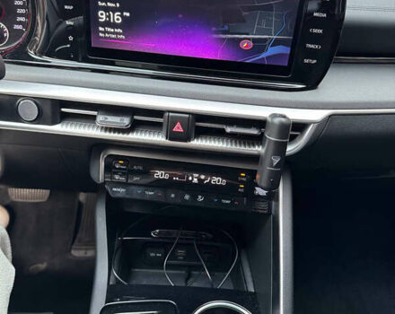 Серый Киа K5, объемом двигателя 2 л и пробегом 122 тыс. км за 23000 $, фото 10 на Automoto.ua