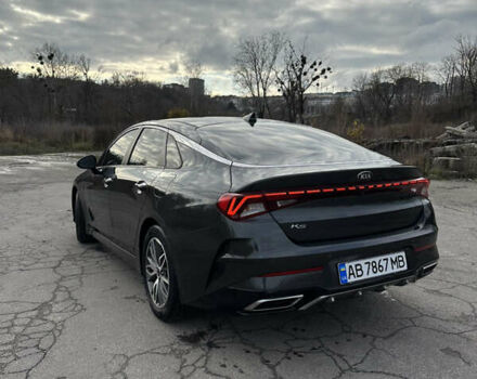Серый Киа K5, объемом двигателя 2 л и пробегом 138 тыс. км за 20500 $, фото 3 на Automoto.ua