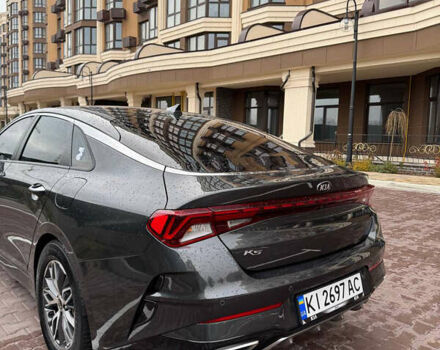 Серый Киа K5, объемом двигателя 2 л и пробегом 122 тыс. км за 23000 $, фото 3 на Automoto.ua