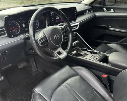 Серый Киа K5, объемом двигателя 2 л и пробегом 138 тыс. км за 20500 $, фото 9 на Automoto.ua