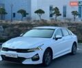 Серый Киа K5, объемом двигателя 2 л и пробегом 94 тыс. км за 20250 $, фото 1 на Automoto.ua