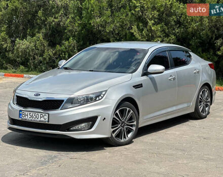 Сірий Кіа K5, об'ємом двигуна 2 л та пробігом 220 тис. км за 8000 $, фото 1 на Automoto.ua