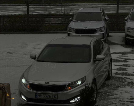 Серый Киа K5, объемом двигателя 2 л и пробегом 160 тыс. км за 8000 $, фото 1 на Automoto.ua