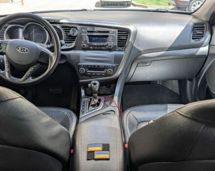 Серый Киа K5, объемом двигателя 2 л и пробегом 218 тыс. км за 8200 $, фото 1 на Automoto.ua