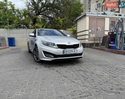 Серый Киа K5, объемом двигателя 2 л и пробегом 228 тыс. км за 9999 $, фото 1 на Automoto.ua