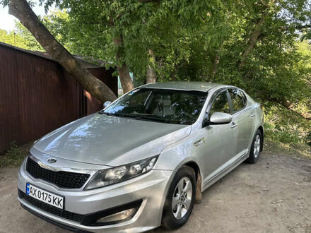 Киа K5 2011 в Харькове на Automoto.ua Серый Киа K5, объемом двигателя 2 л и пробегом 300 тыс. км за 7300 $, фото 1 на Automoto.ua