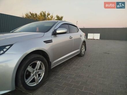 Сірий Кіа K5, об'ємом двигуна 2 л та пробігом 300 тис. км за 8000 $, фото 1 на Automoto.ua