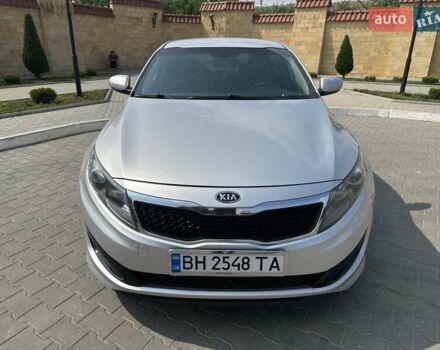 Серый Киа K5, объемом двигателя 2 л и пробегом 190 тыс. км за 9500 $, фото 1 на Automoto.ua