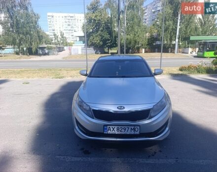 Серый Киа K5, объемом двигателя 2 л и пробегом 584 тыс. км за 8000 $, фото 1 на Automoto.ua