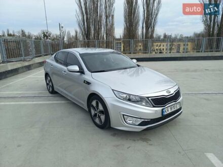 Серый Киа K5, объемом двигателя 2 л и пробегом 213 тыс. км за 9000 $, фото 1 на Automoto.ua