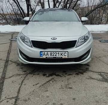 Серый Киа K5, объемом двигателя 2 л и пробегом 475 тыс. км за 8500 $, фото 1 на Automoto.ua