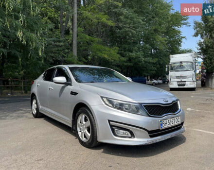 Серый Киа K5, объемом двигателя 2 л и пробегом 191 тыс. км за 10000 $, фото 1 на Automoto.ua