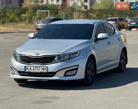 Серый Киа K5, объемом двигателя 2 л и пробегом 320 тыс. км за 8998 $, фото 1 на Automoto.ua
