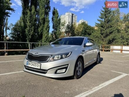 Серый Киа K5, объемом двигателя 2 л и пробегом 149 тыс. км за 7560 $, фото 1 на Automoto.ua