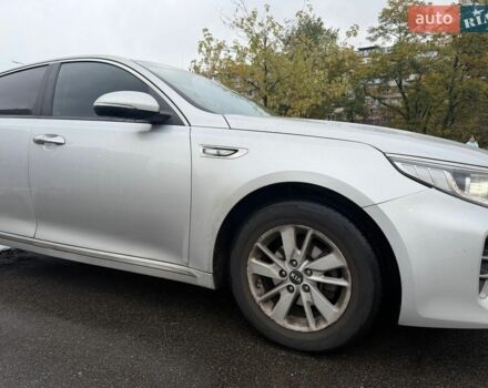 Серый Киа K5, объемом двигателя 2 л и пробегом 189 тыс. км за 11500 $, фото 1 на Automoto.ua