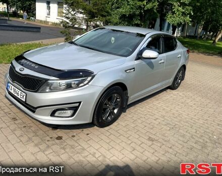 Серый Киа K5, объемом двигателя 2 л и пробегом 240 тыс. км за 10000 $, фото 1 на Automoto.ua