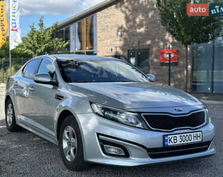 Серый Киа K5, объемом двигателя 2 л и пробегом 232 тыс. км за 10200 $, фото 1 на Automoto.ua