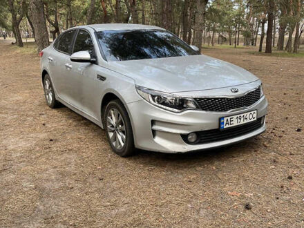 Серый Киа K5, объемом двигателя 2 л и пробегом 188 тыс. км за 16399 $, фото 1 на Automoto.ua