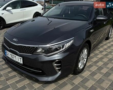 Серый Киа K5, объемом двигателя 2 л и пробегом 182 тыс. км за 12000 $, фото 1 на Automoto.ua