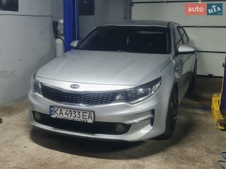 Киа K5 2016 в Киеве на Automoto.ua Серый Киа K5, объемом двигателя 2 л и пробегом 281 тыс. км за 11250 $, фото 1 на Automoto.ua