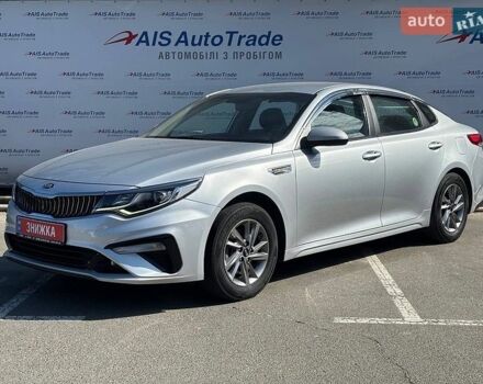 Серый Киа K5, объемом двигателя 2 л и пробегом 437 тыс. км за 11490 $, фото 1 на Automoto.ua