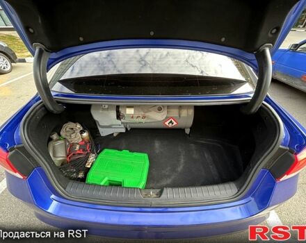 Синий Киа K5, объемом двигателя 2 л и пробегом 288 тыс. км за 11000 $, фото 6 на Automoto.ua