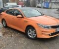 Помаранчевий Кіа K5, об'ємом двигуна 2 л та пробігом 495 тис. км за 9800 $, фото 1 на Automoto.ua