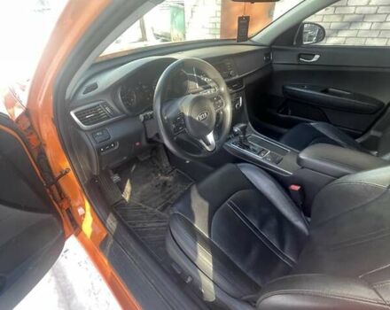 Помаранчевий Кіа K5, об'ємом двигуна 2 л та пробігом 465 тис. км за 9100 $, фото 4 на Automoto.ua