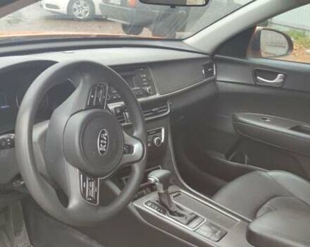Помаранчевий Кіа K5, об'ємом двигуна 2 л та пробігом 495 тис. км за 9800 $, фото 3 на Automoto.ua