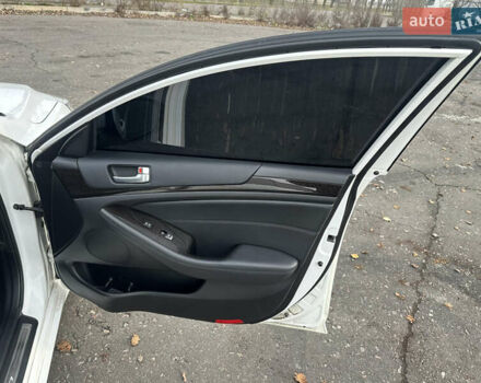 Белый Киа K7, объемом двигателя 3 л и пробегом 235 тыс. км за 11699 $, фото 20 на Automoto.ua