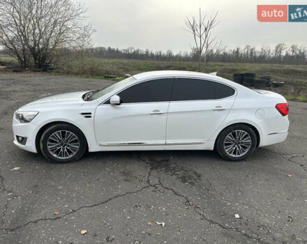 Белый Киа K7, объемом двигателя 3 л и пробегом 235 тыс. км за 11699 $, фото 4 на Automoto.ua
