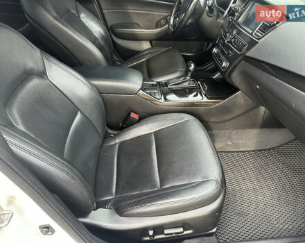 Белый Киа K7, объемом двигателя 3 л и пробегом 235 тыс. км за 11699 $, фото 21 на Automoto.ua
