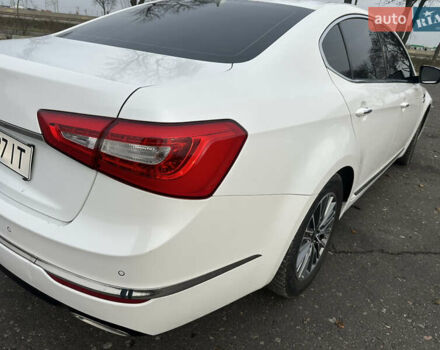 Белый Киа K7, объемом двигателя 3 л и пробегом 235 тыс. км за 11699 $, фото 16 на Automoto.ua