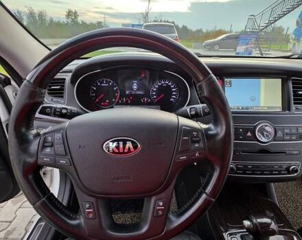 Білий Кіа K7, об'ємом двигуна 3 л та пробігом 187 тис. км за 10100 $, фото 12 на Automoto.ua