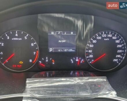 Білий Кіа K7, об'ємом двигуна 3 л та пробігом 187 тис. км за 10100 $, фото 24 на Automoto.ua