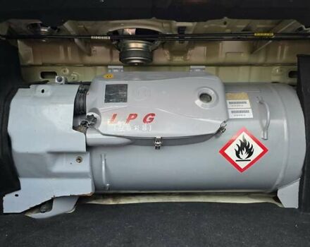 Білий Кіа K7, об'ємом двигуна 3 л та пробігом 187 тис. км за 10100 $, фото 18 на Automoto.ua