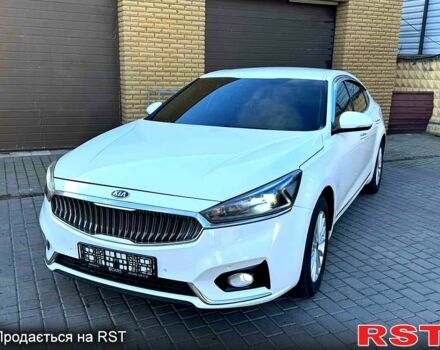 Белый Киа K7, объемом двигателя 3 л и пробегом 189 тыс. км за 18200 $, фото 1 на Automoto.ua