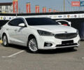 Белый Киа K7, объемом двигателя 3 л и пробегом 200 тыс. км за 14999 $, фото 1 на Automoto.ua