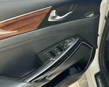 Белый Киа K7, объемом двигателя 3 л и пробегом 310 тыс. км за 13699 $, фото 12 на Automoto.ua