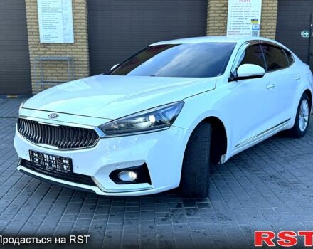 Белый Киа K7, объемом двигателя 3 л и пробегом 220 тыс. км за 17800 $, фото 1 на Automoto.ua