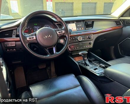 Білий Кіа K7, об'ємом двигуна 3 л та пробігом 220 тис. км за 17800 $, фото 8 на Automoto.ua