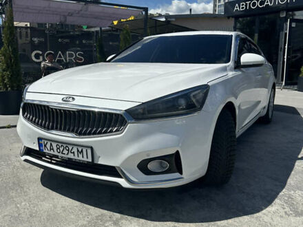 Белый Киа K7, объемом двигателя 3 л и пробегом 310 тыс. км за 13699 $, фото 1 на Automoto.ua