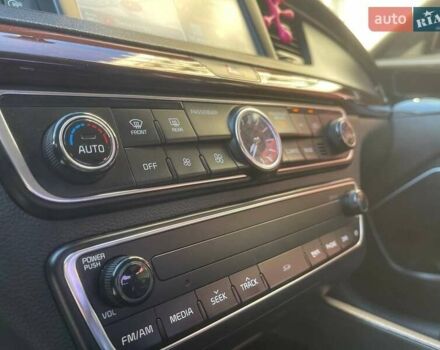 Черный Киа K7, объемом двигателя 2.2 л и пробегом 240 тыс. км за 18800 $, фото 30 на Automoto.ua