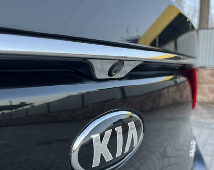 Черный Киа K7, объемом двигателя 2.2 л и пробегом 240 тыс. км за 18999 $, фото 20 на Automoto.ua