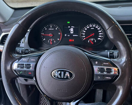 Черный Киа K7, объемом двигателя 2.2 л и пробегом 240 тыс. км за 18999 $, фото 79 на Automoto.ua